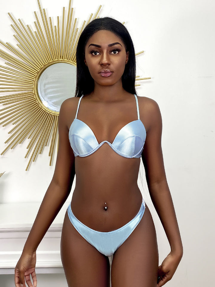 Damen Push-Up-Bikini mit glänzenden Cups Echo Archiv
