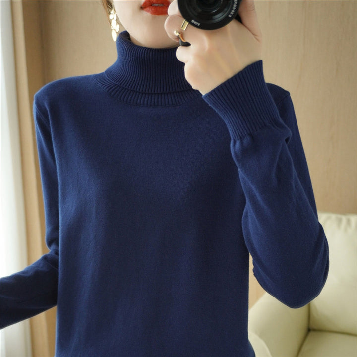 Damen Minimalistischer Feinstrick-Rolli mit hohem Rippkragen und schmaler Passform Echoarchiv