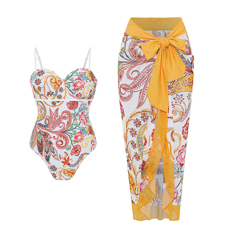 Damen Bademode mit floralem Muster und transparenter Sarong-Hülle Echo Archiv