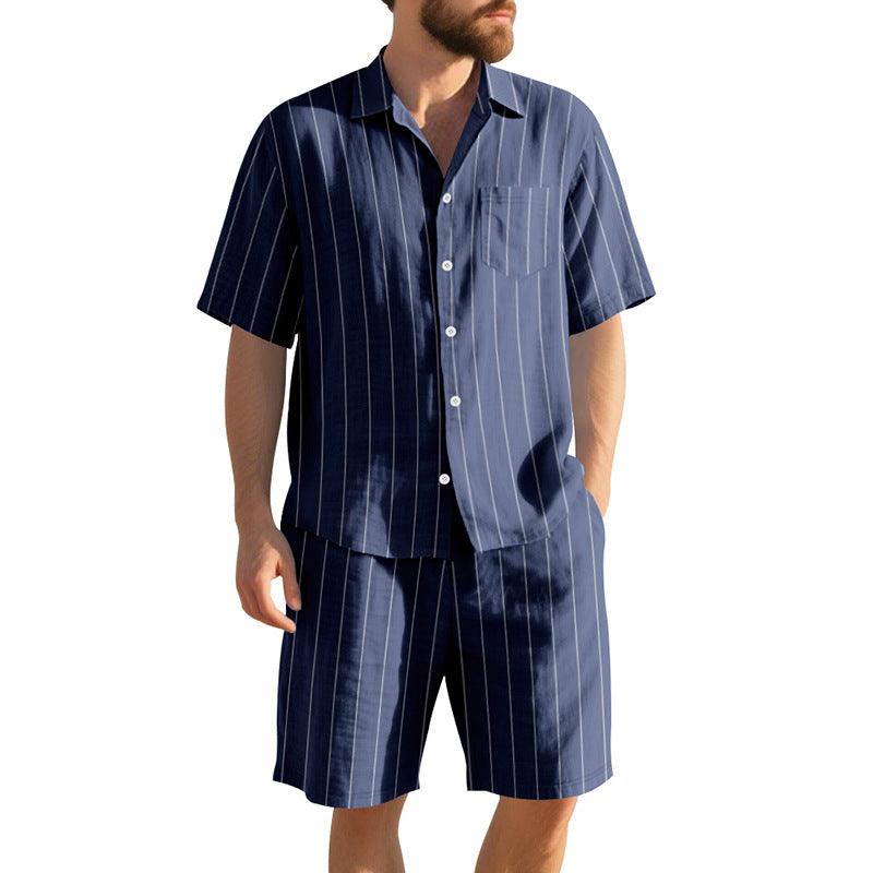 Herren Kurzarm-Pyjama-Set mit dezentem Streifenmuster und praktischer Brusttasche Echoarchiv