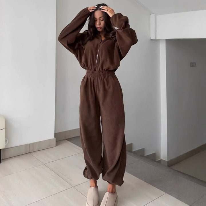 Damen kuscheliger Plüsch-Jumpsuit mit halbem Reißverschluss und elastischer Taille – Solévia