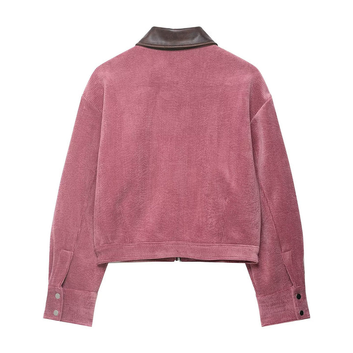 Damen Kurze Cord-Collegejacke mit Kunstlederkragen und aufgesetzten Pattentaschen Echoarchiv