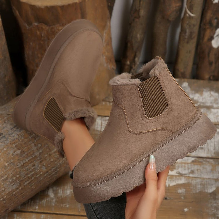 Damen Gefütterte Chelsea‑Stiefeletten aus Wildlederoptik mit elastischer Seitenblende und profilierter Gummisohle Echoarchiv