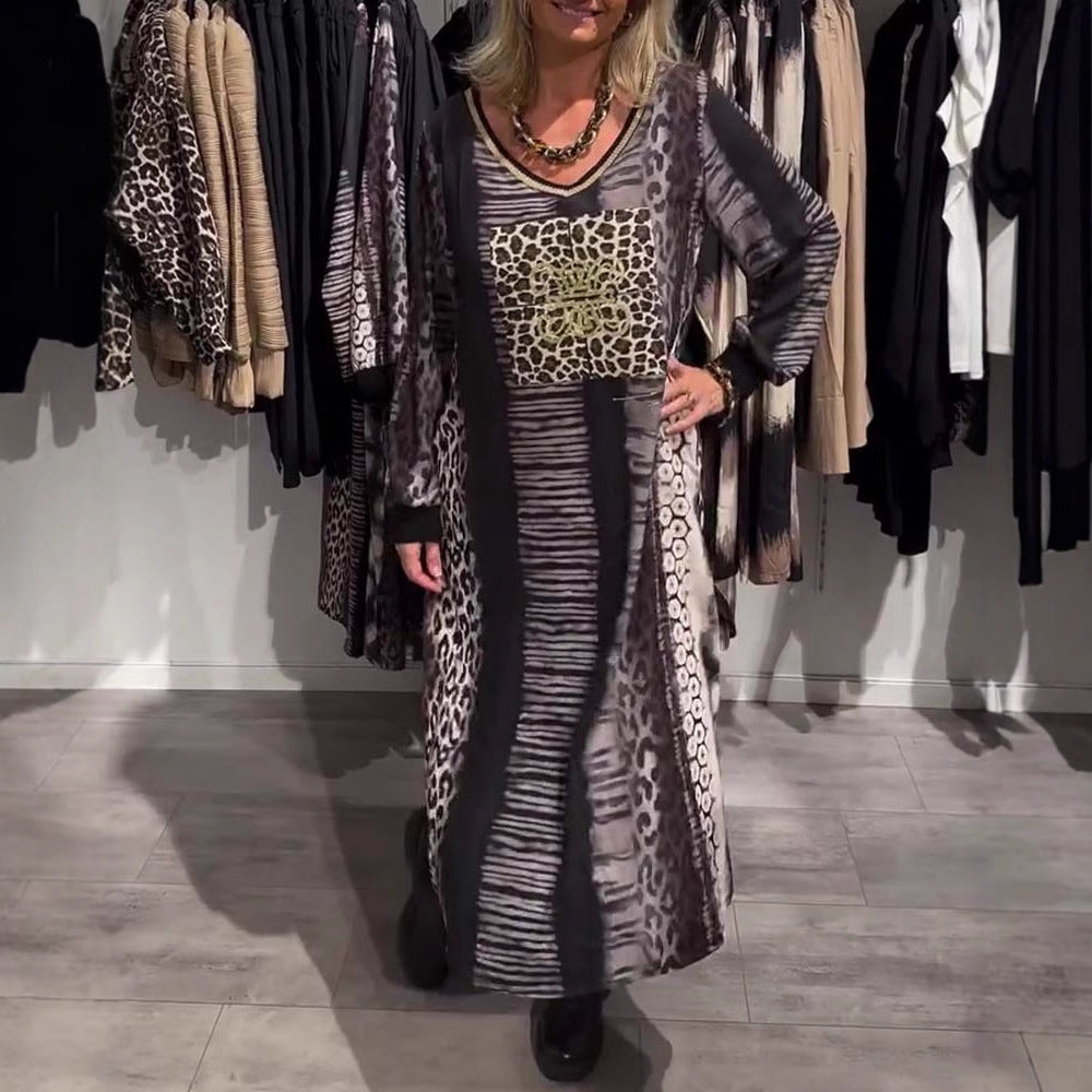 Damen nan fließendes Paneel-Longdress mit Patchwork-Animalprint und goldfarbener Brustapplikation Echo Archiv
