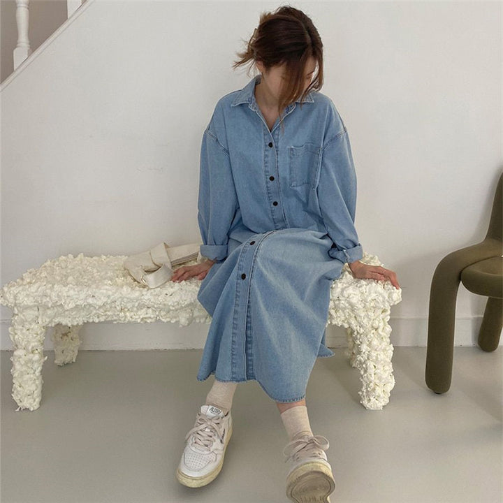 Damen Oversize-Denim-Maxikleid im Hemdstil mit Brusttasche und durchgehender Knopfleiste – Valéora