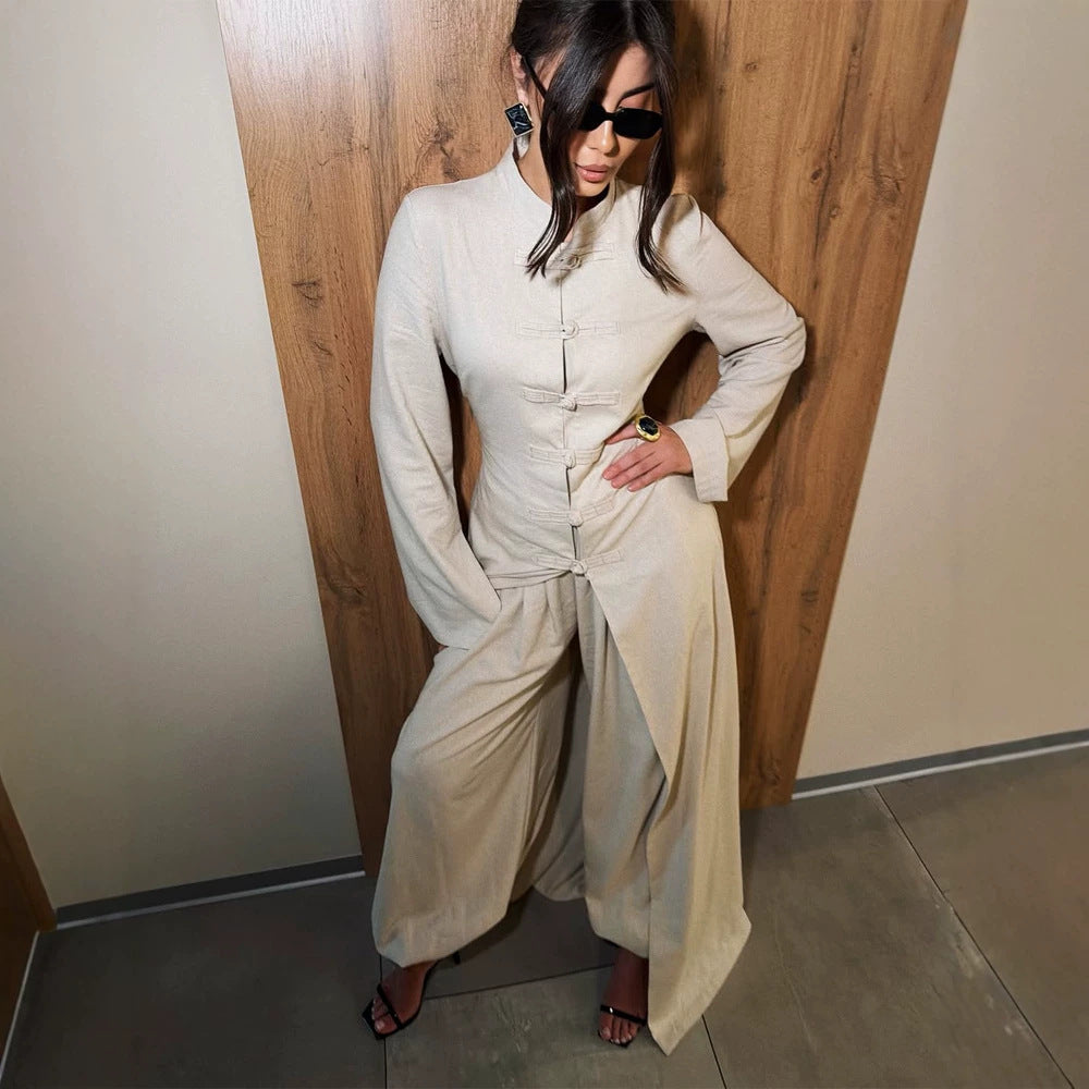 Damen Maxikleid mit Stehkragen, Mandarin-Knopfleiste und drapierter Rockpartie Echoarchiv
