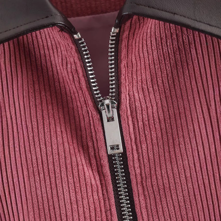 Damen Cropped-Kord-Strickjacke mit markanter Rippenstruktur, Kunstleder-Umlegekragen und Pattentaschen Echoarchiv