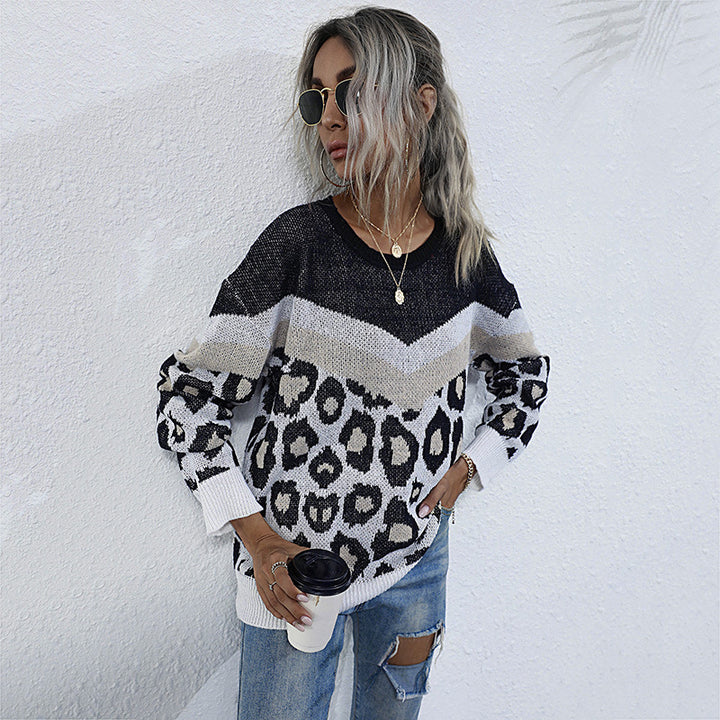 Damen Oversize-Feinstrickpullover mit Chevron-Detail und abstraktem Leoprint Echoarchiv