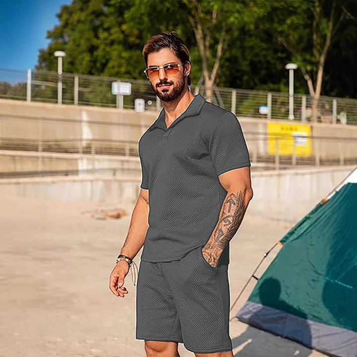 Herren Freizeitset mit passendem Kurzarmhemd und Shorts Echoarchiv