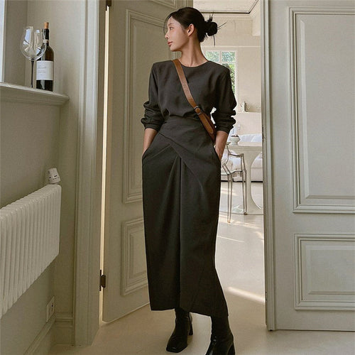 Damen Modernes Longkleid mit überlappender Taillenpasse, verdeckten Eingrifftaschen und kastiger Silhouette – Valéora