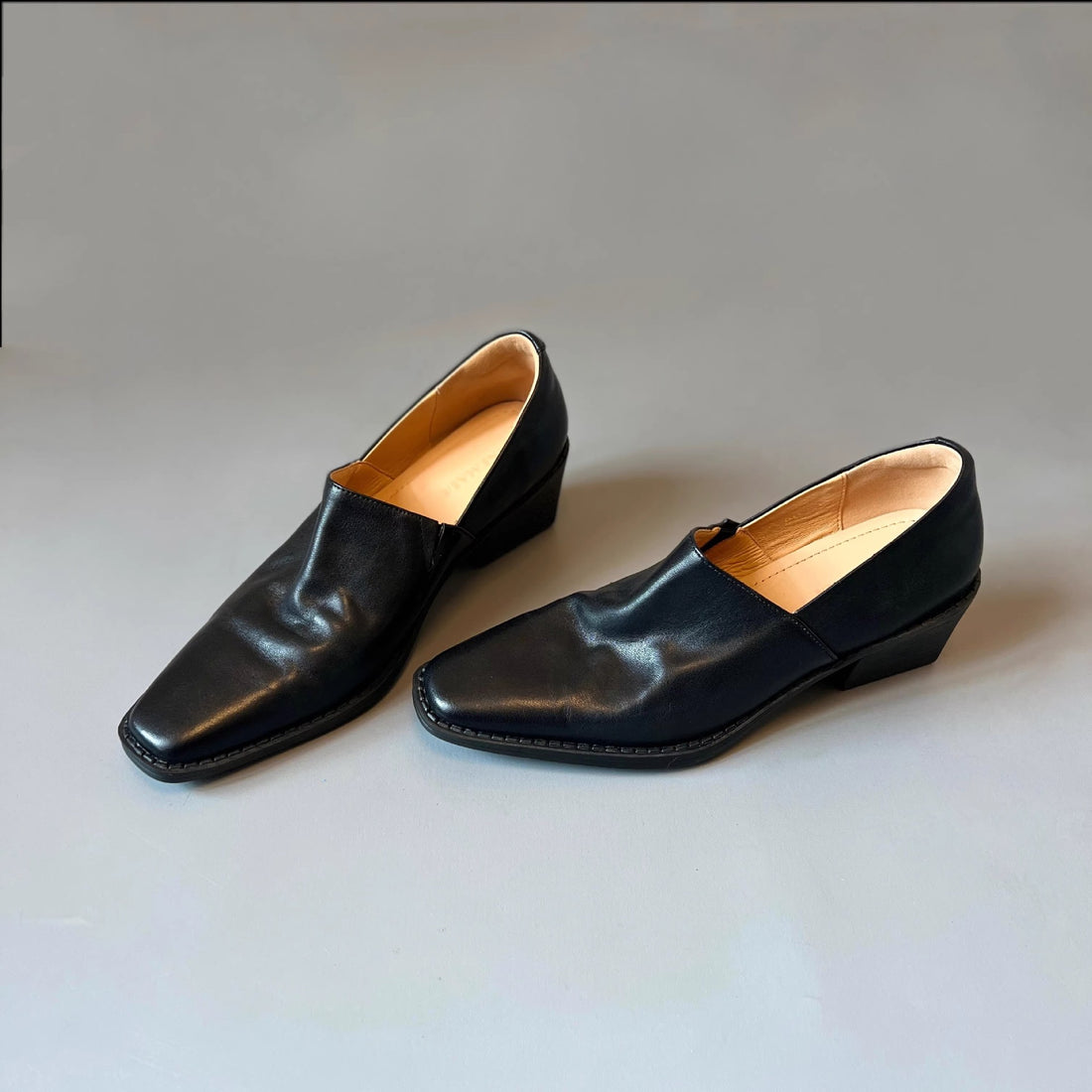 Damen Elegante Slip‑on Loafer mit quadratischer Zehenkappe und mittelhohem Blockabsatz Echo Archiv
