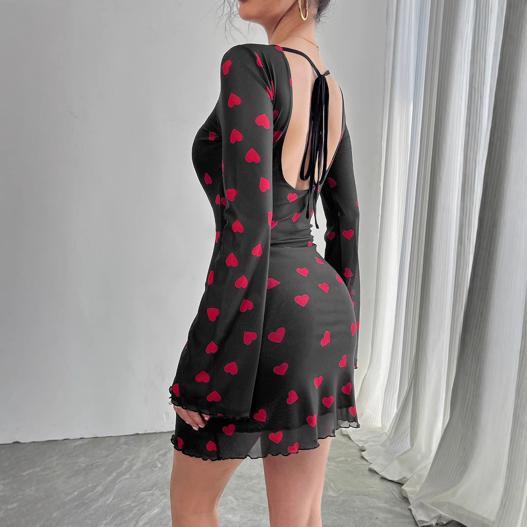 Damen nan figurbetontes Mini-Kleid aus feinem Netzstoff mit Herzmuster und Trompetenärmeln Echo Archiv