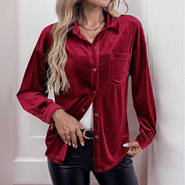 Damen Samtbluse mit Brusttasche, legerer Hemdkragen und Knopfleiste – Élovi