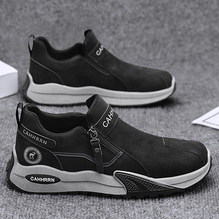 Herren robuste Outdoor-Sneaker mit seitlichem Reißverschluss, gepolstertem Knöchelkragen und griffiger Profilsohle – Norré