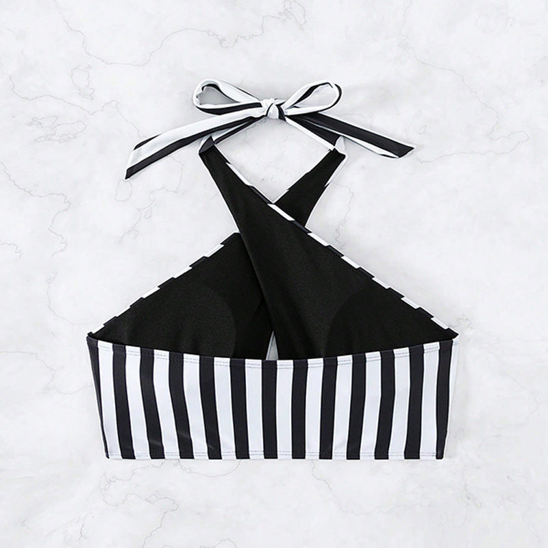 Damen Triangel-Bikinioberteil mit modischem Wickel-Design und elastischen Trägern Echo Archiv