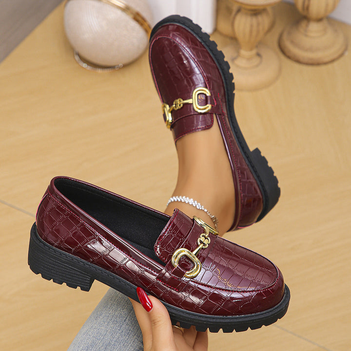 Damen nan glänzende Krokoprägung Loafer mit profilierter Traktorsohle und goldener Zierschnalle Echo Archiv