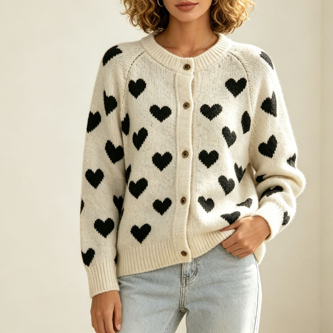 Damen Kuscheliger Jacquard-Cardigan mit Herzmotiv, Raglanärmeln und Knopfleiste – Veloura