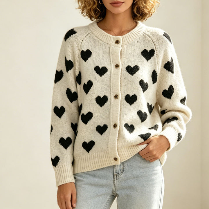 Damen Kuscheliger Jacquard-Cardigan mit Herzmotiv, Raglanärmeln und Knopfleiste – Veloura