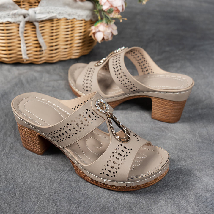 Damen Sandaletten mit Blockabsatz, perforiertem Obermaterial und Schmuckapplikation – Sorelia