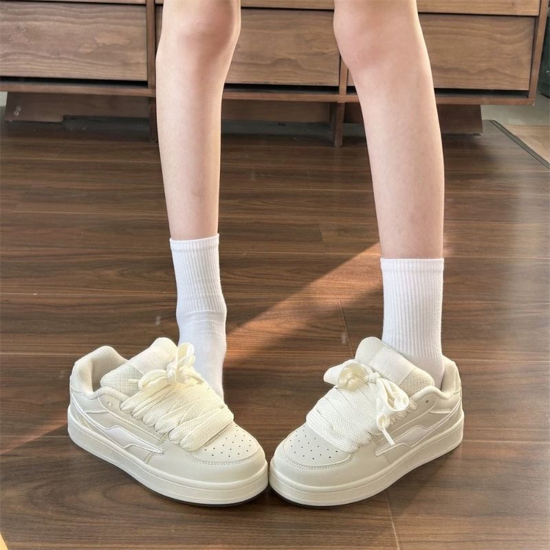 Damen Sneakers mit dickem Profil und atmungsaktiven Netz-Einsätzen Echo Archiv