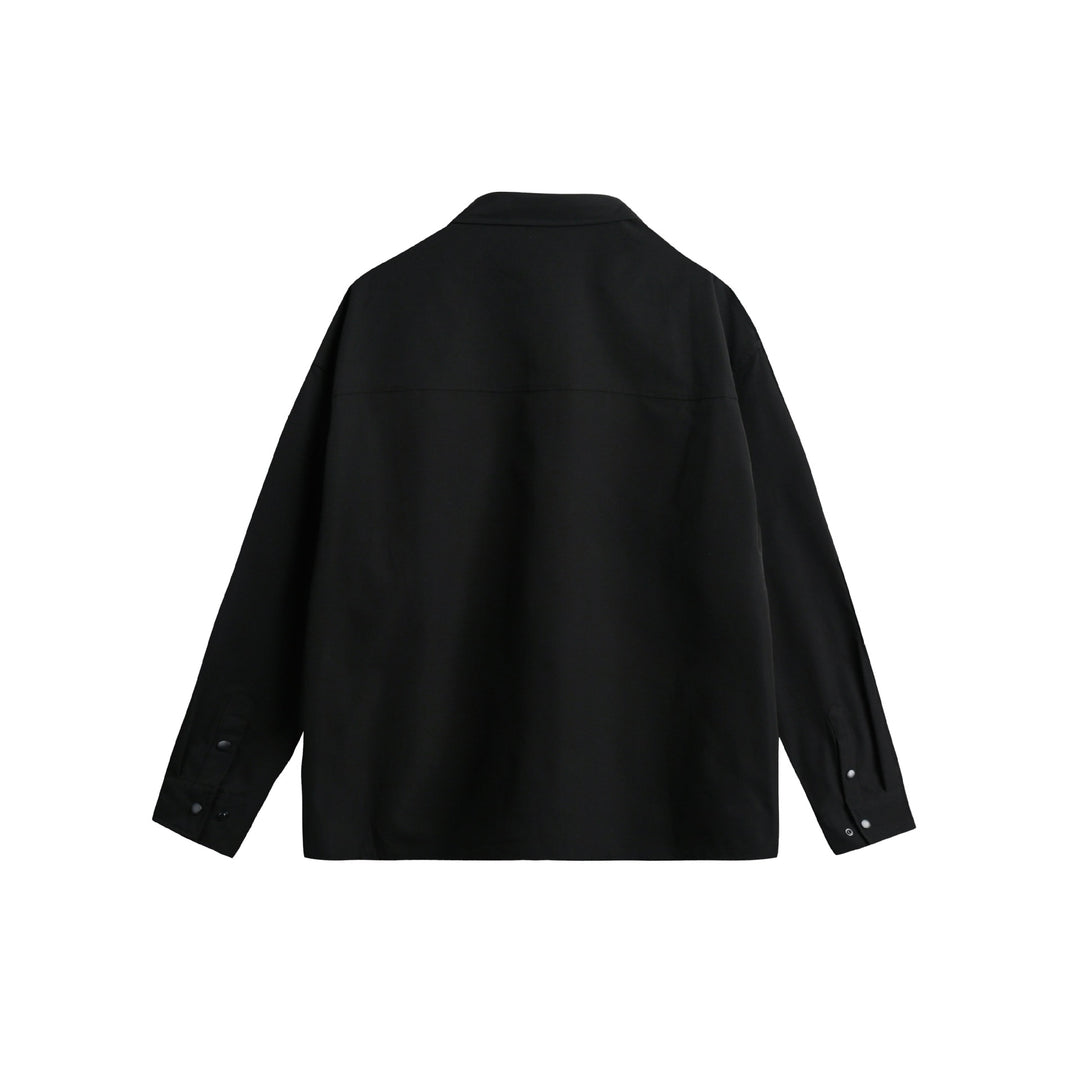 Unisex Overshirtjacke im Utility‑Stil mit Druckknopfleiste und Karabinerdetail Echoarchiv