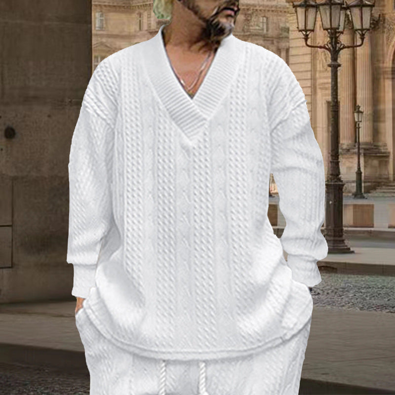 Herren nan grob gestrickter V-Ausschnitt-Pullover mit Zopfmuster und relaxed Fit Echo Archiv
