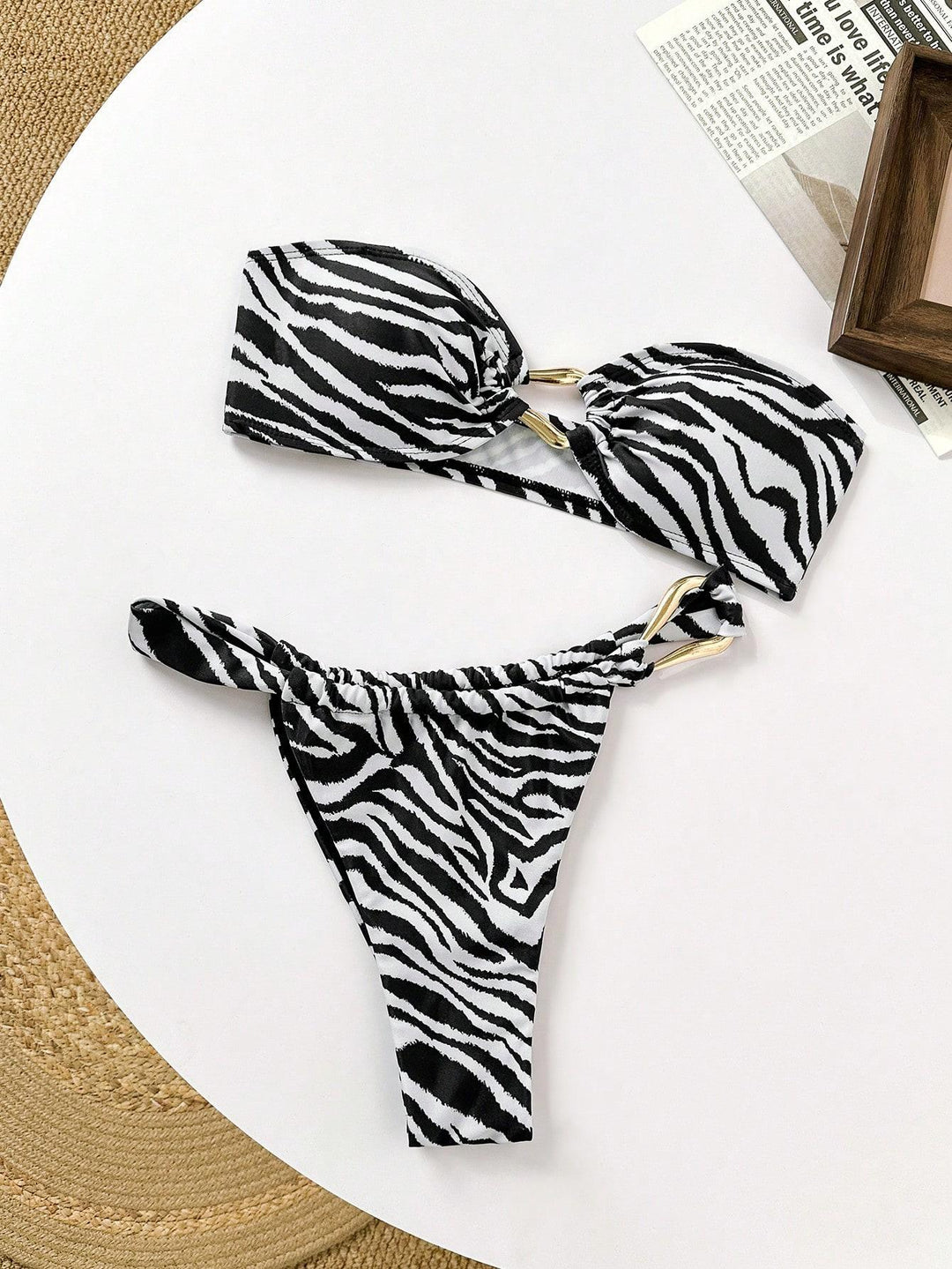 Damen Bandeau-Bikini mit dekorativem Schmuckdetail Echo Archiv