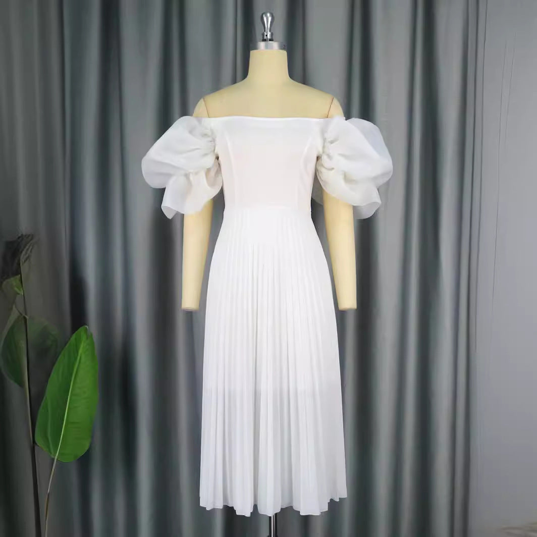 Damen Elegantes Kleid mit voluminösen Puffärmeln und schwingendem Rock Echo Archiv