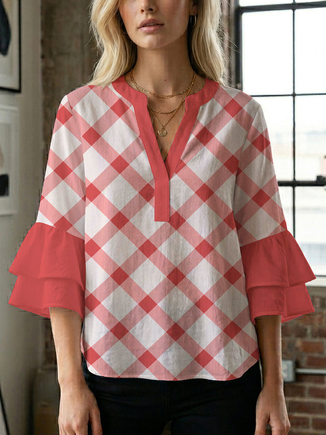Damen Bluse mit voluminösen Flügelärmel und intensivem Blattmuster Echo Archiv