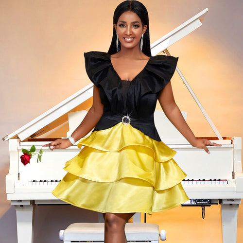 Damen Cocktailkleid mit voluminösem Rüschensaum und elegantem V-Ausschnitt Echo Archiv