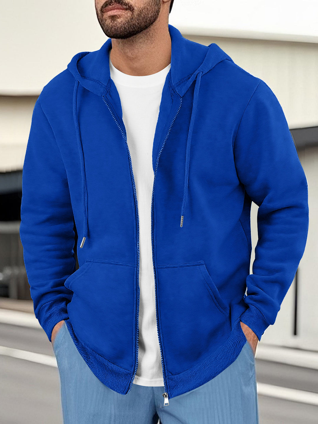 Herren Sportlicher Kapuzenpullover mit praktischen Taschen und innovativem Materialmix Echoarchiv