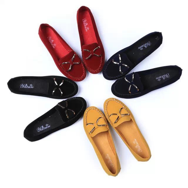 Damen Mokassin-Slipper in Veloursleder-Optik mit Zierknoten und rutschfester Profilsohle – Lioré