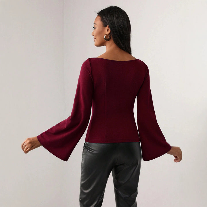 Damen figurbetontes Oberteil mit Cut-Out-Ausschnitt und Glockenärmeln – Avérine