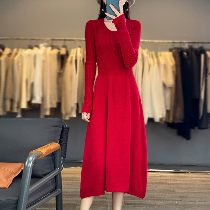 Damen Langärmeliges Midikleid aus Feinstrick mit taillierter A‑Linien‑Silhouette Echoarchiv
