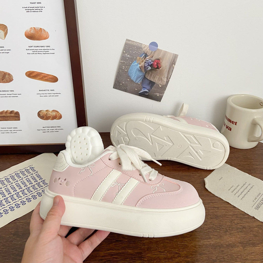 Damen Sportliche Plateau-Sneakers mit verspielten Applikationen Echo Archiv