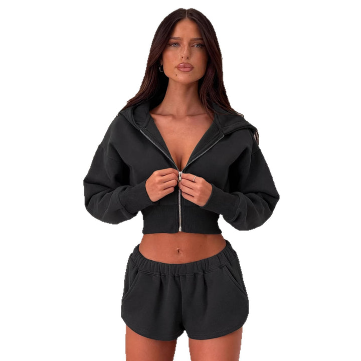 Damen Kurzes Kapuzen-Sweatset mit Reißverschluss, tailliertem Cropped-Hoodie und hochgeschnittenen Relax-Shorts Echo Archiv