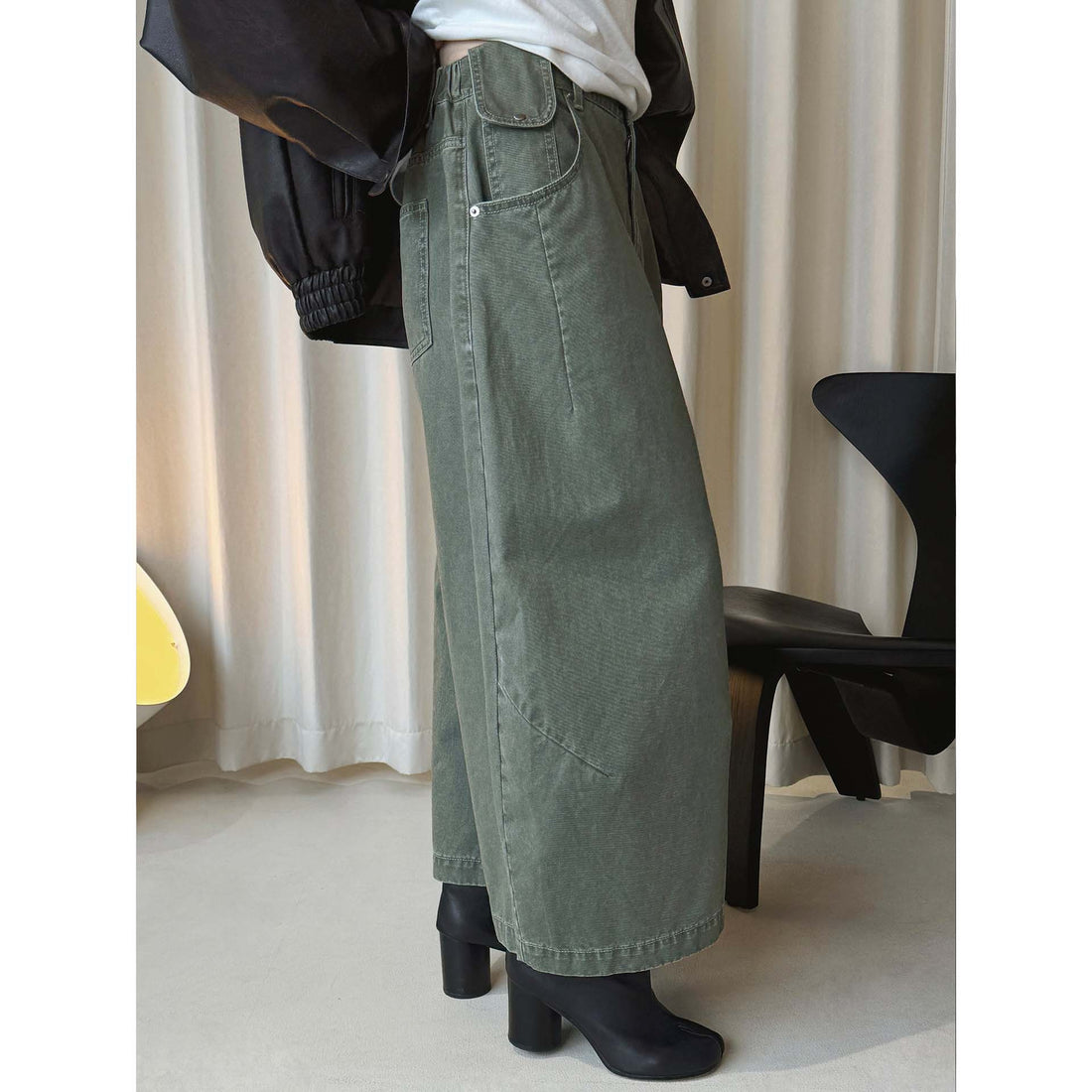 Damen Weite hochtaillierte Culotte-Hose aus Baumwoll-Twill mit großen Aufgesetzten Taschen Echoarchiv
