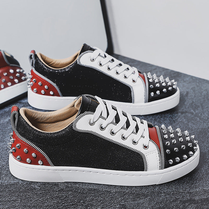Damen glitzernder Low-Top Sneaker mit spitzem Nietenbesatz und gepolstertem Lederfutter Echo Archiv