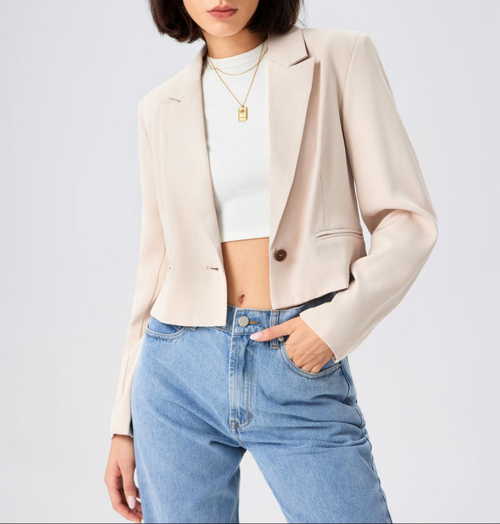 Damen Kurzblazer im Cropped‑Schnitt mit Reverskragen und ein‑Knopf‑Verschluss – Valéne