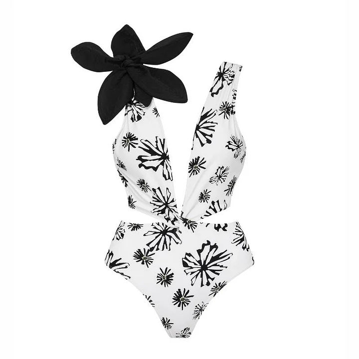 Damen Bikiniset mit besonderem Blumendekor und langem Wickelrock Echo Archiv