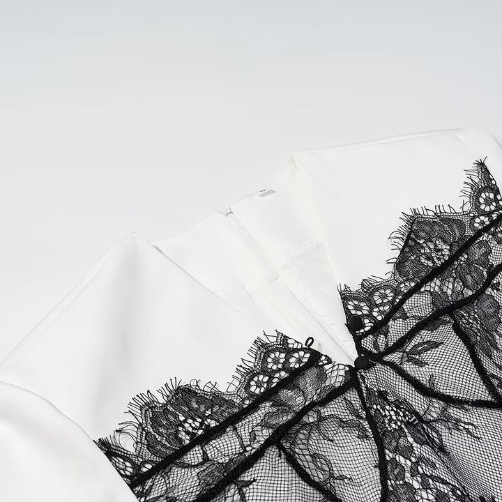 Damen Figurbetontes Minikleid mit Korsagen‑Optik und Spitzenapplikation Echo Archiv