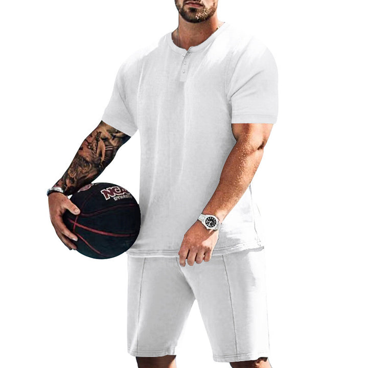 Herren sportliches Freizeitset mit knöpfbarem Oberteil und bequemen Shorts Echoarchiv