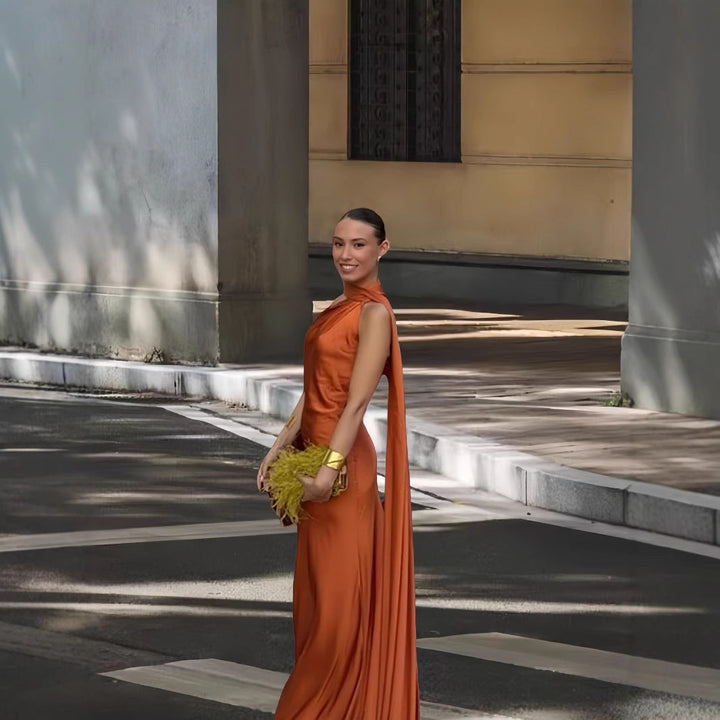 Damen Elegantes und fließendes Abendkleid mit asymmetrischem Ausschnitt Echoarchiv