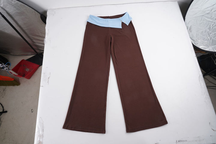 Damen Jersey‑Schlaghose mit asymmetrischem Umschlagbund und Zierknöpfen – Avélisse