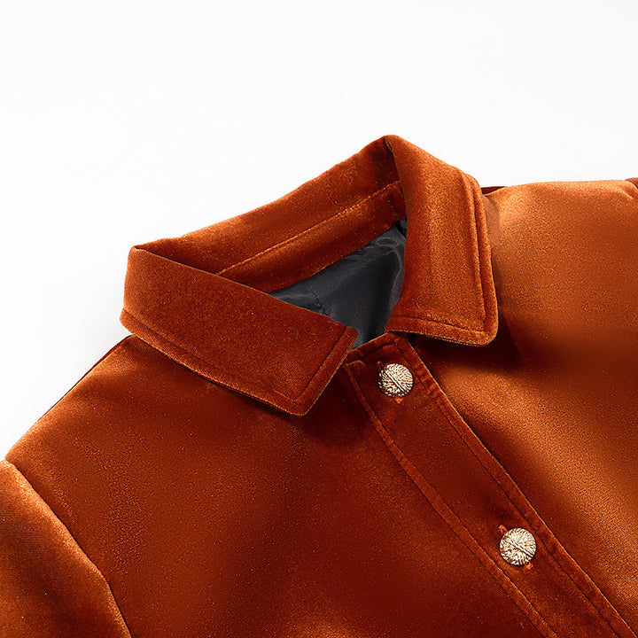 Damen Kurzjacke im Samt‑Look mit Hemdkragen, aufgesetzten Pattentaschen und goldfarbenen Zierknöpfen Echo Archiv