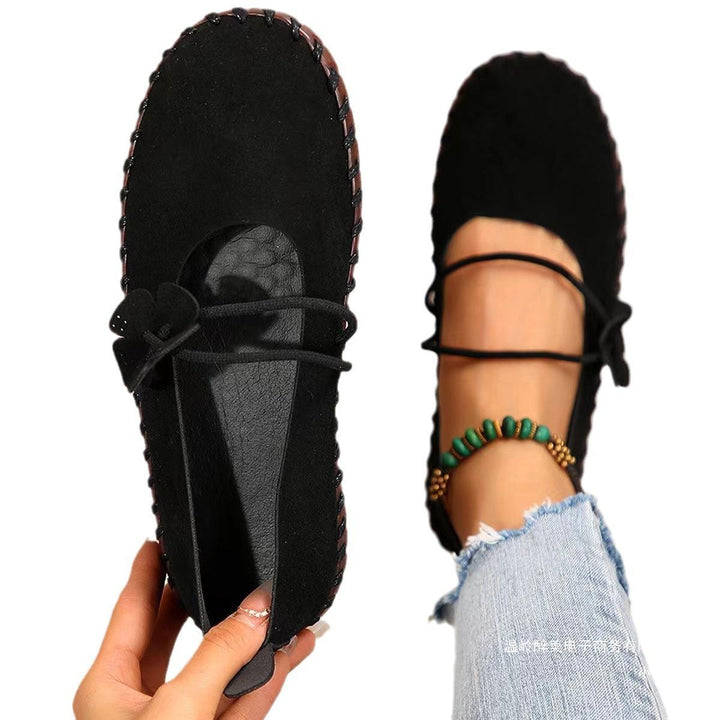 Damen nan handgenähte Ballerina-Mary-Jane mit Blütenapplikation und elastischem Doppelriemen Echo Archiv