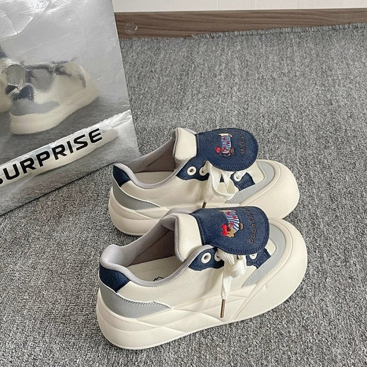 Damen Verspielte Sneakers mit tierischen Applikationen und komfortablem Klettverschluss Echo Archiv