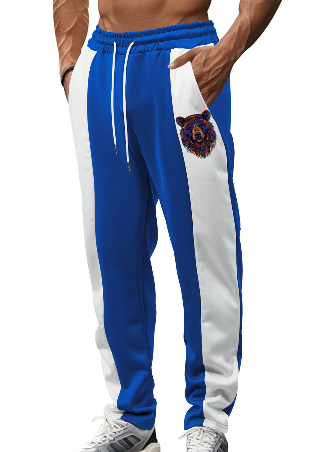 Herren nan sportive Trackpants mit seitlichen Kontrastbahnen elastischem Bund Kordelzug und Hirschstickerei Echo Archiv