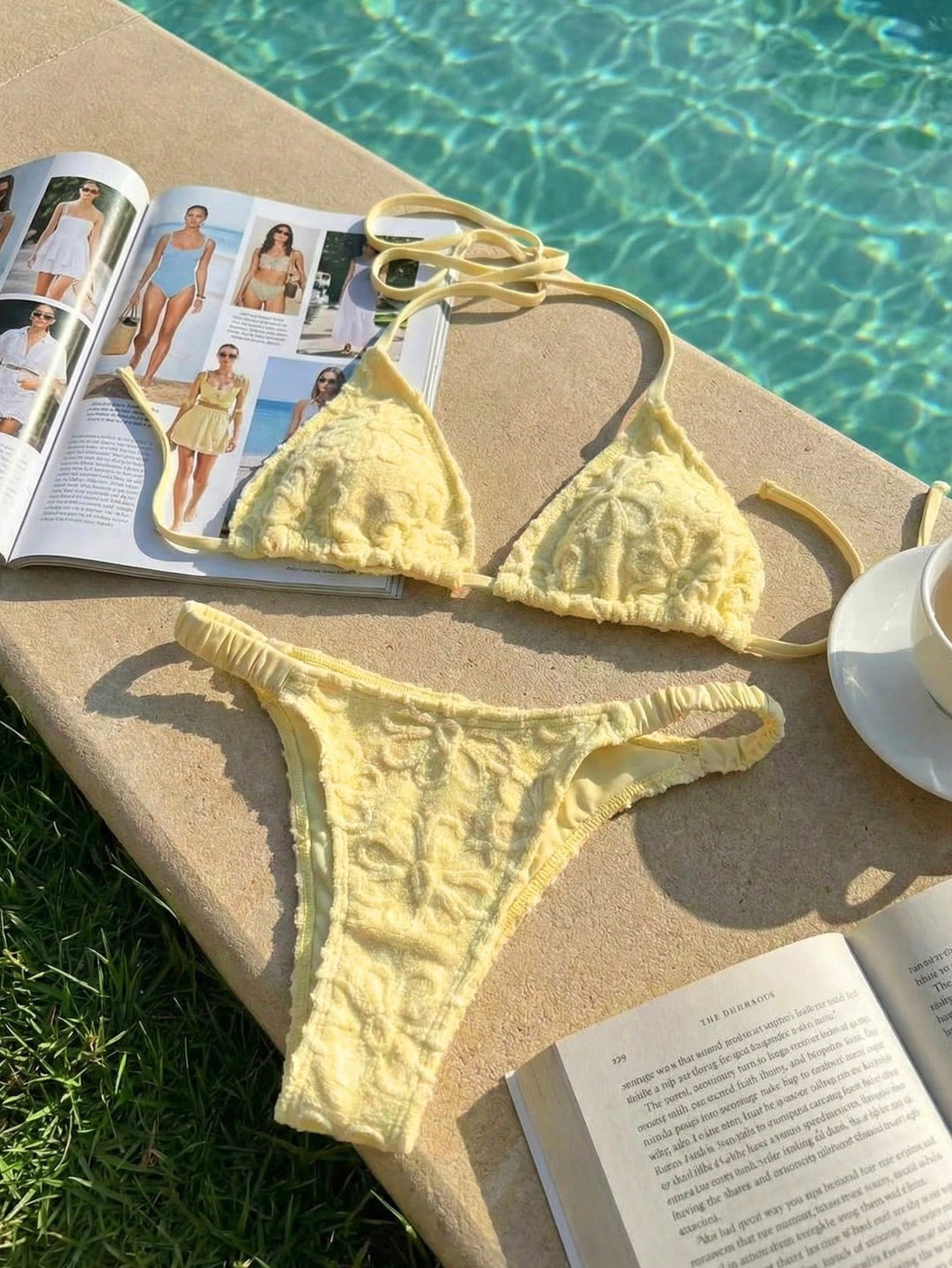 Damen Triangel-Bikini mit blumenförmigen Stickereien Echo Archiv