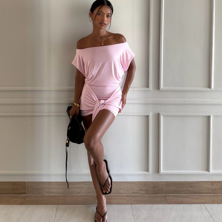 Damen Raffiniertes Minikleid mit angeschnittenem Ausschnitt und seitlichem Knoten Echo Archiv